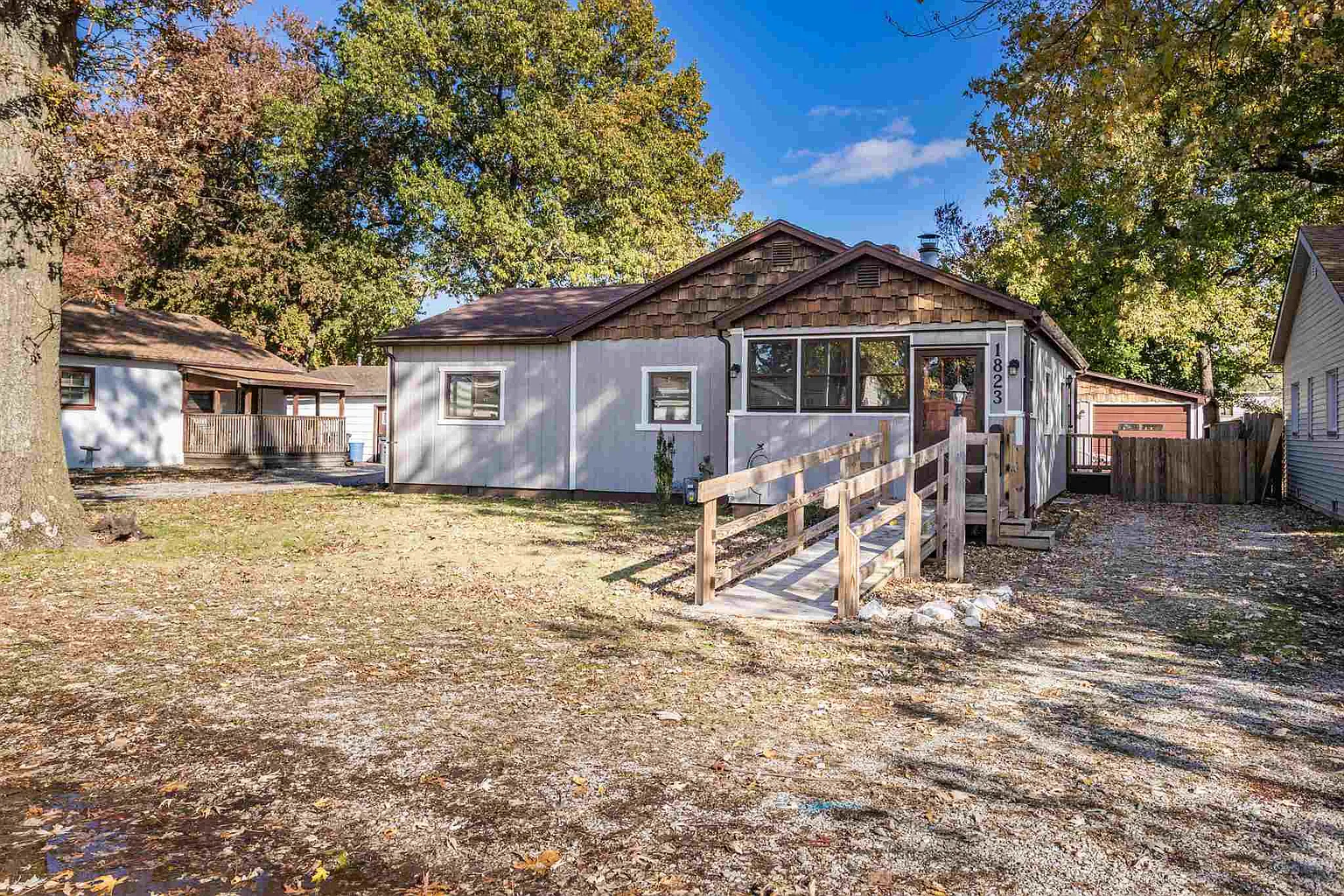 1823 Garrison Ave photo 1