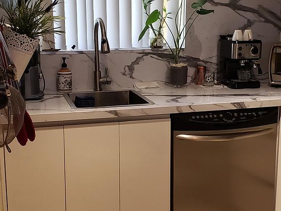 3rd image of 9371 Fontainebleau Blvd APT I233