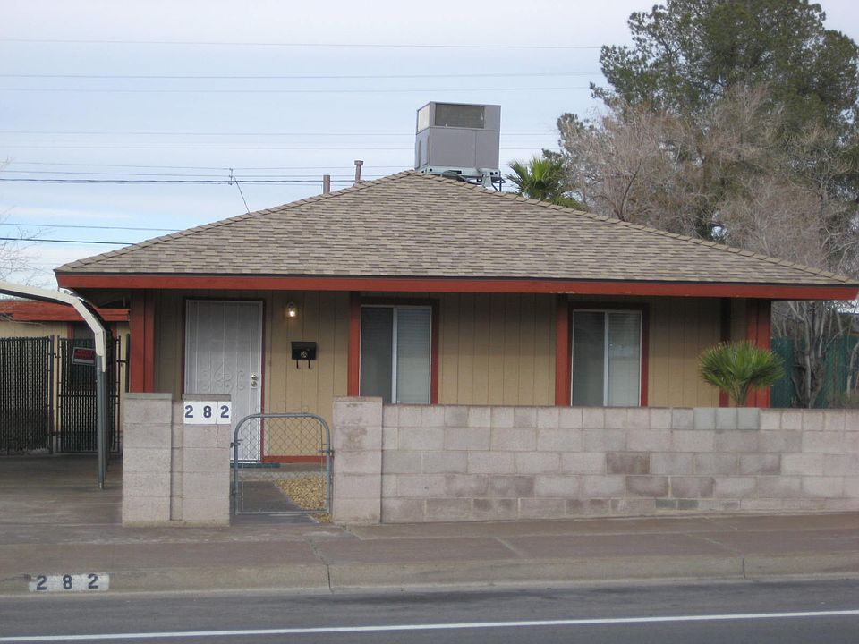 Fenced front yard. New roof 