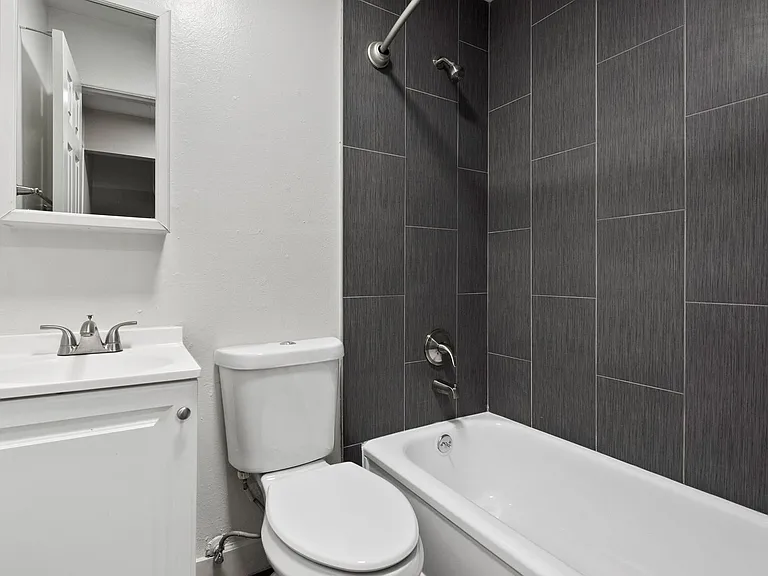 Beautiful Remodeled Apartments - includes washer/dryer Must See! — Photo 16