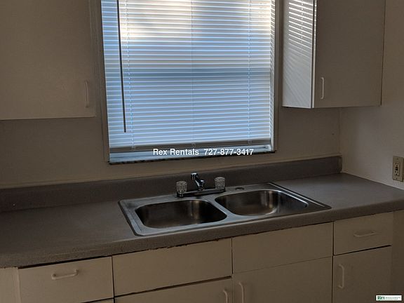 3rd image of 669 17th Ave S
