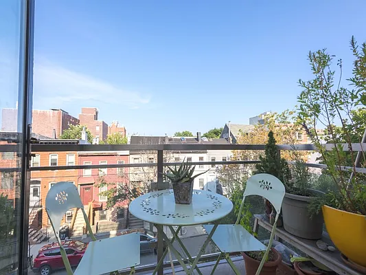 Sold by Sotheby's International Realty | media 5