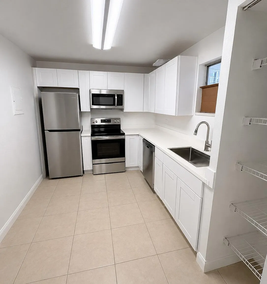 2 bed, 2.0 bath, 1252 sqft, $1,925 — Photo 2