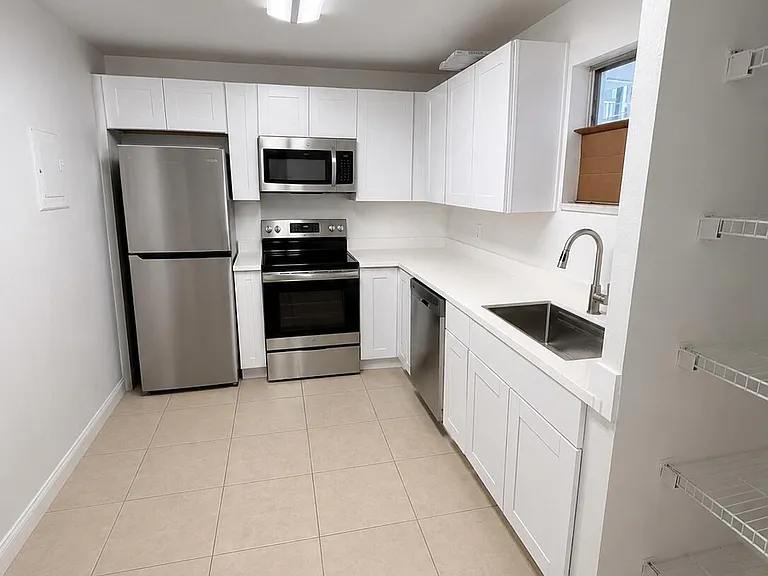 4215 N University Dr #112 — Photo 2