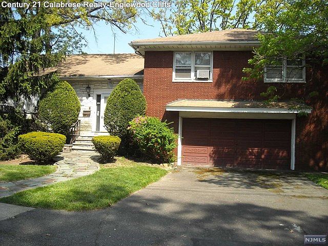 2nd image of 1094 Buckingham Rd