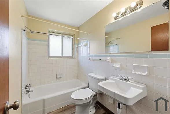 1759 Lonsdale Rd #C — Photo 11