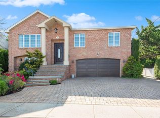 3079 Whaleneck Dr, Merrick, NY 11566