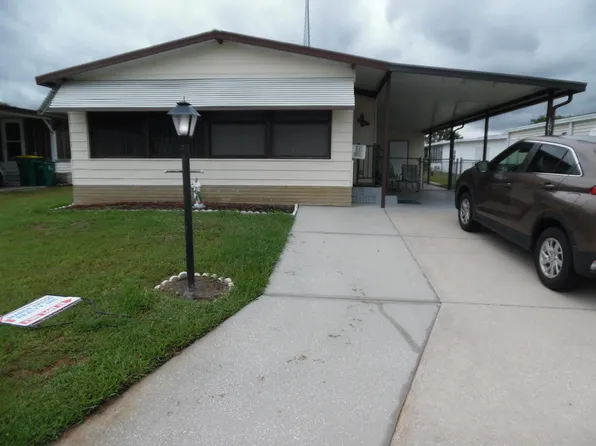 1221 Iriquois Dr, Barefoot Bay, FL 32976