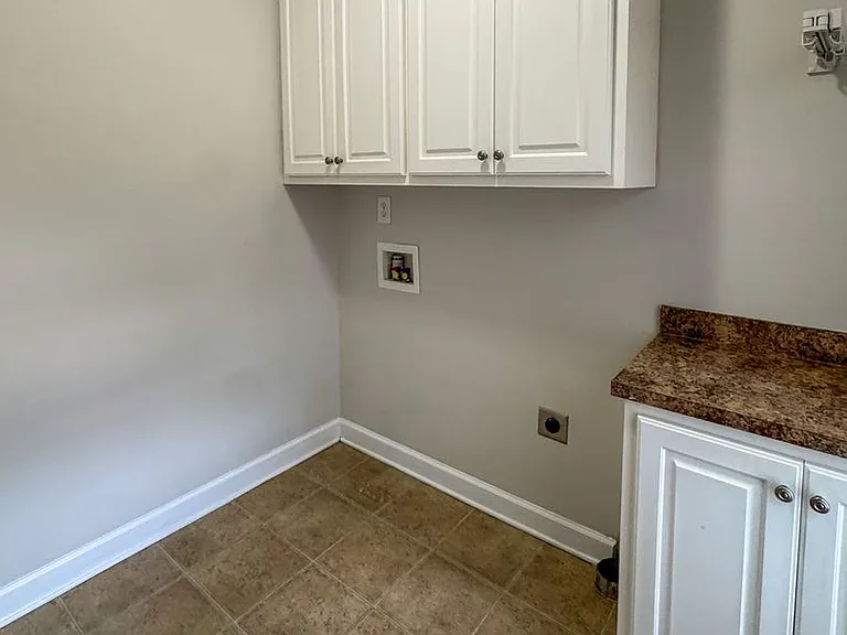 5905 Gentleman Dr — Photo 15