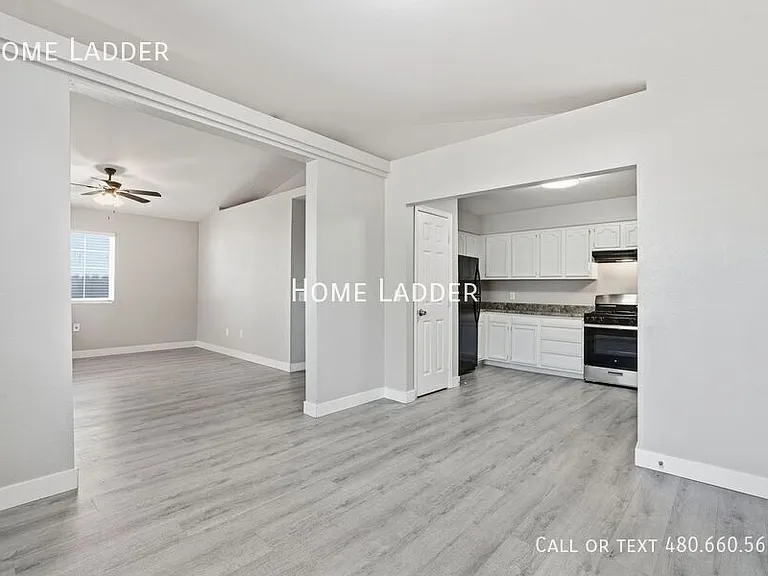 62 N Vista Ave — Photo 8