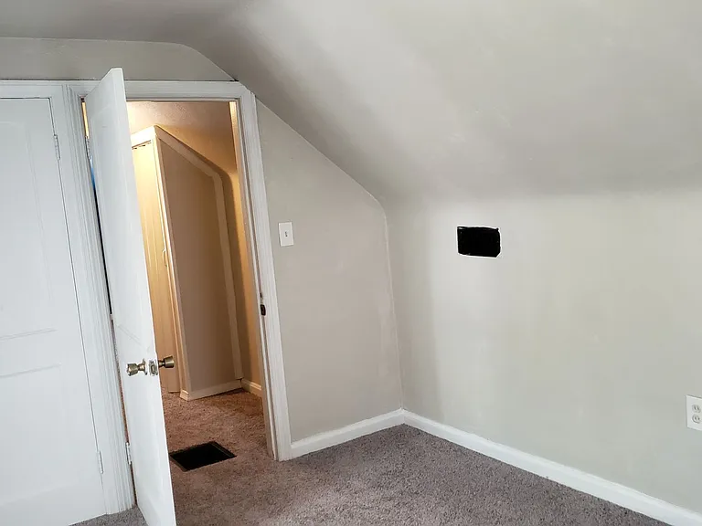 324 E Leicester Ave — Photo 11