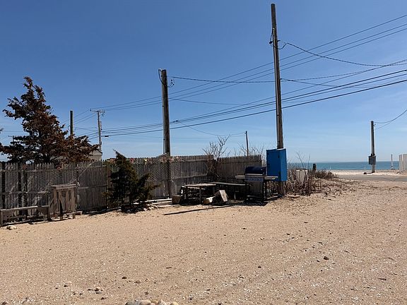 4th image of 49 East Beach Rd