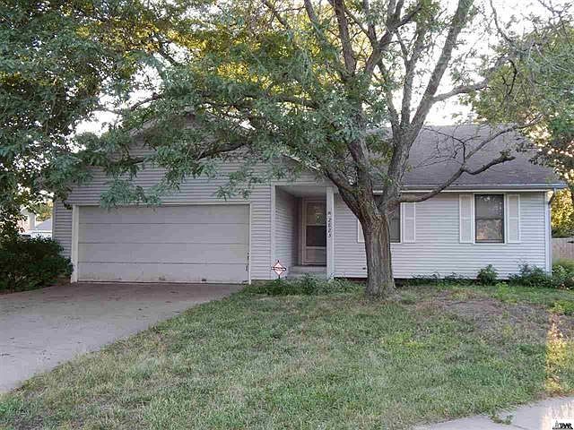 1st image of 2823 SW Lincolnshire Ct