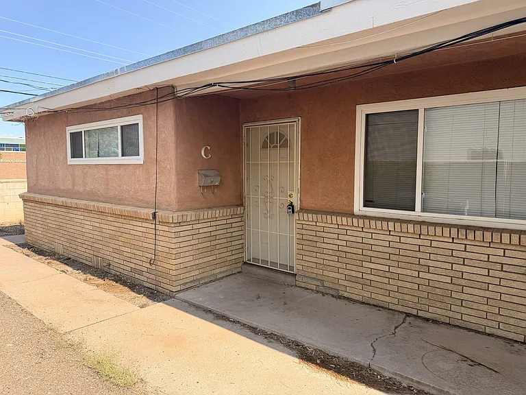 2627 Dakota St NE #3 — Photo 14
