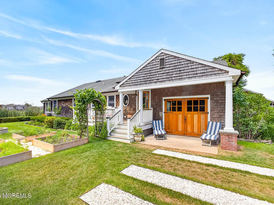 20 Bayonne Ave