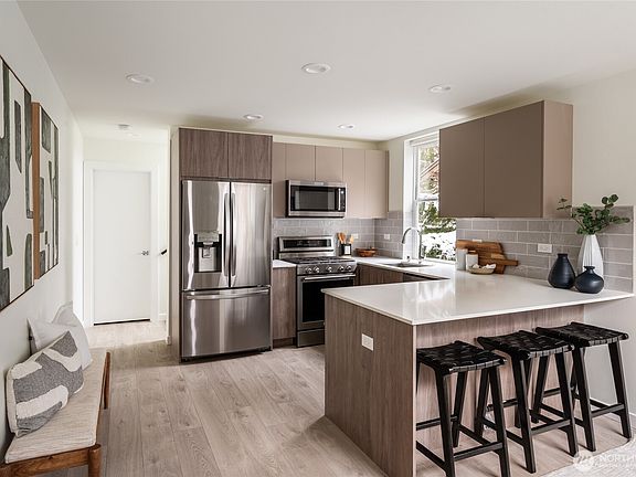 4th image of 4155 Delridge Way SW