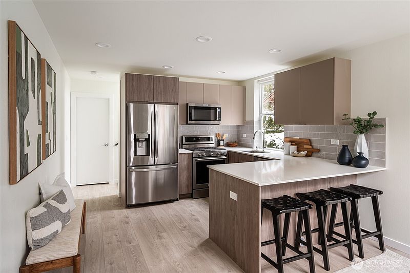 3rd image of 4155 Delridge Way SW