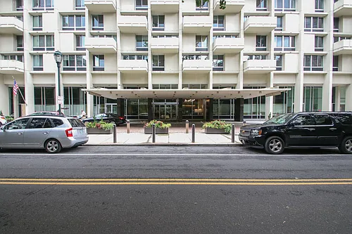 604 S Washington Sq Photo 1