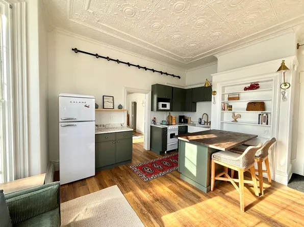 30 Cumberland St #2, Brunswick, ME 04011