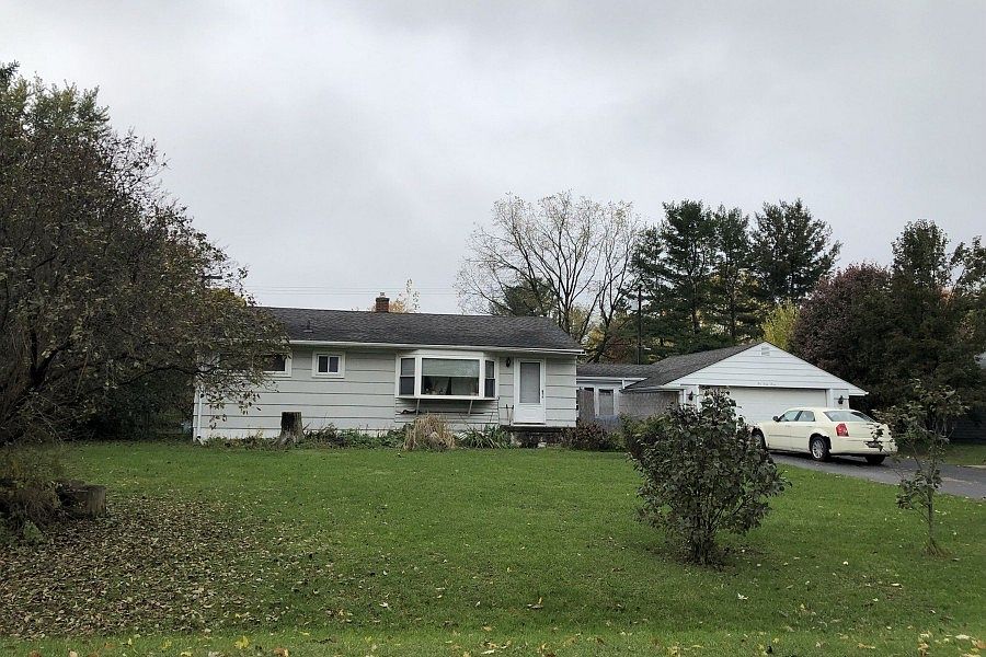 1st image of 1043 Hira St