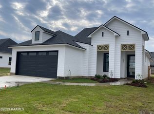 126 Lakes Edge Dr, Broussard, LA 70518
