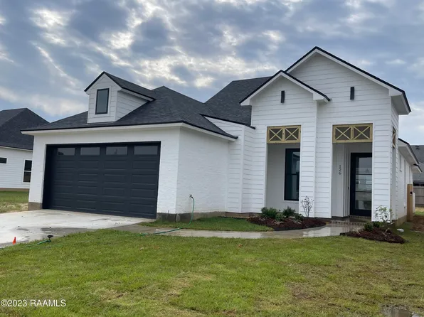126 Lakes Edge Dr, Broussard, LA 70518