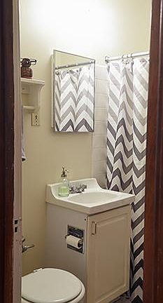 2nd image of 2632 N Oakland Ave APT 21