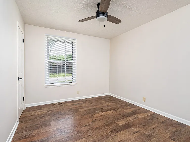 164 Hillside Dr — Photo 8