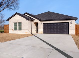725 Exeter St, Fort Worth, TX 76104