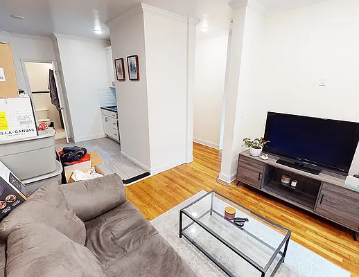 Rented by The Agency | media 33