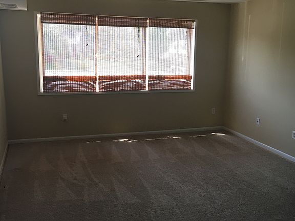 2nd image of 3121 University Blvd W APT 1