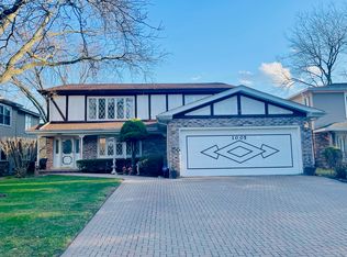 1005 E Cardinal Ln #2, Mount Prospect, IL 60056