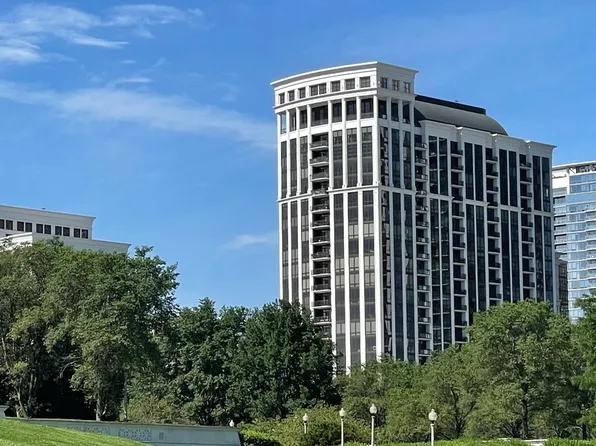 233 E 13th St APT 1708, Chicago, IL 60605