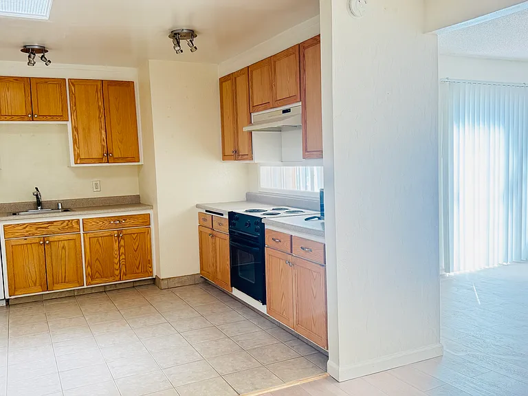 808 Balboa Ave #4 — Photo 8