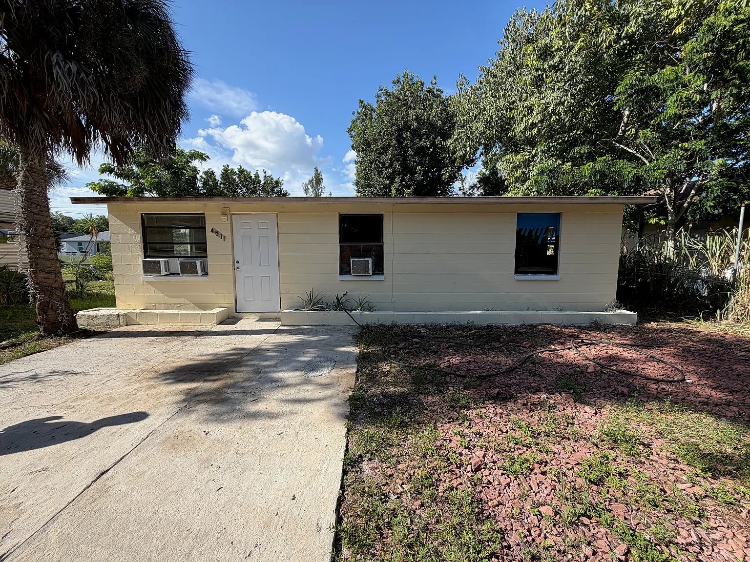 3 bed, 816 sqft, $1,200 — Photo 1