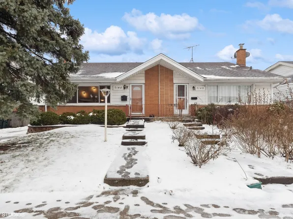 7145 W Greenleaf St, Niles, IL 60714