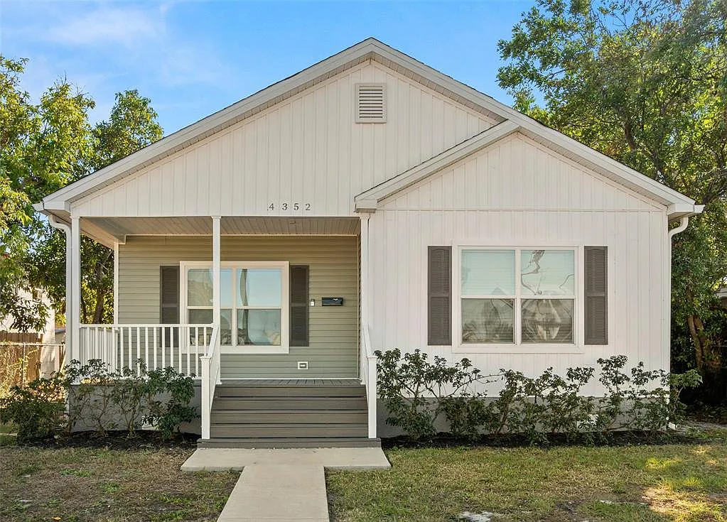 4 bed, 2.5 bath, 1920 sqft, $2,850 — Photo 1
