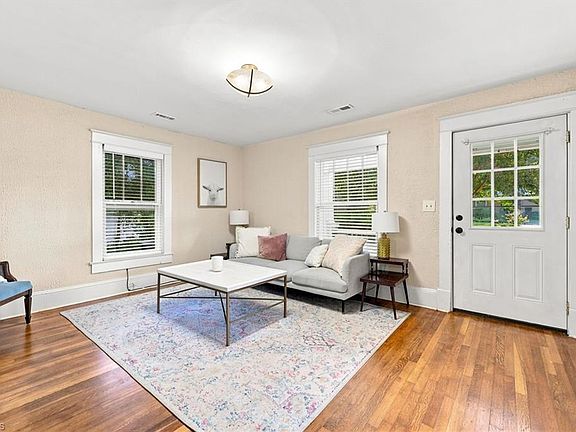 5th image of 1313 Prescott Pl