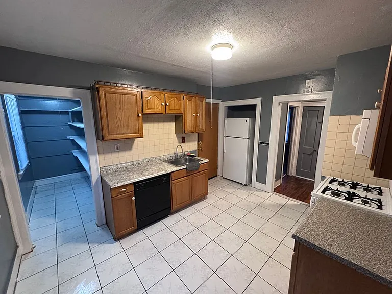 20 Tower Ave #2 — Photo 5
