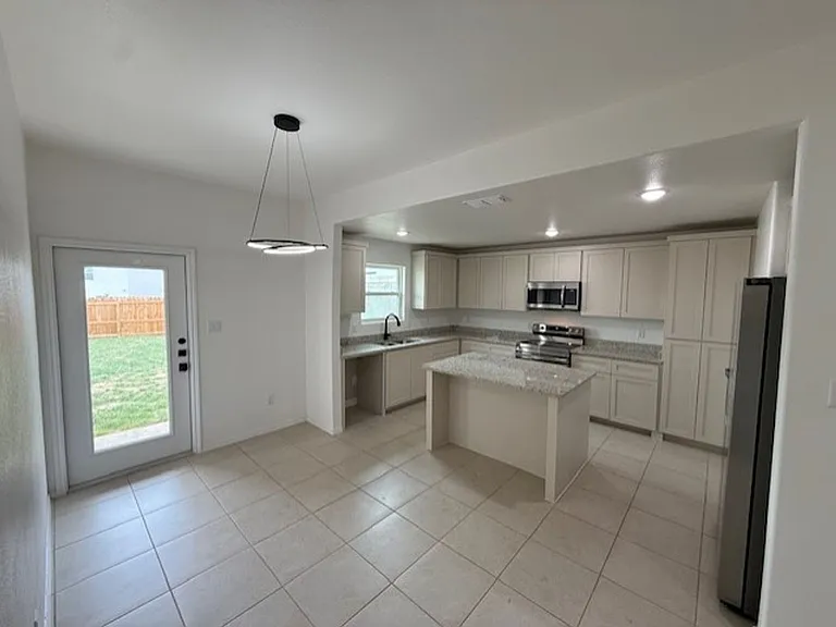 3510 Pascual De Leon Dr — Photo 5