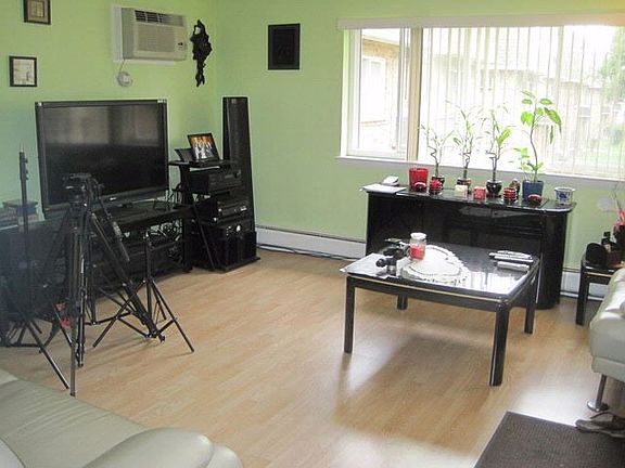 3rd image of 10029 Linda Ln APT 1W