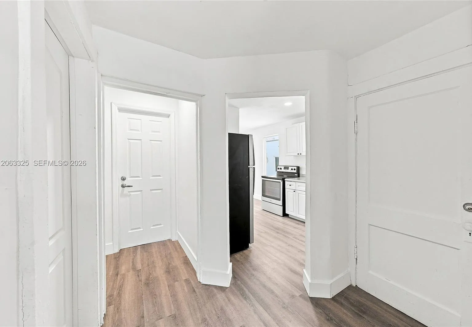 3 bed, $2,800 — Photo 2