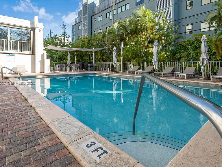 575 Crandon Blvd #504 — Photo 33