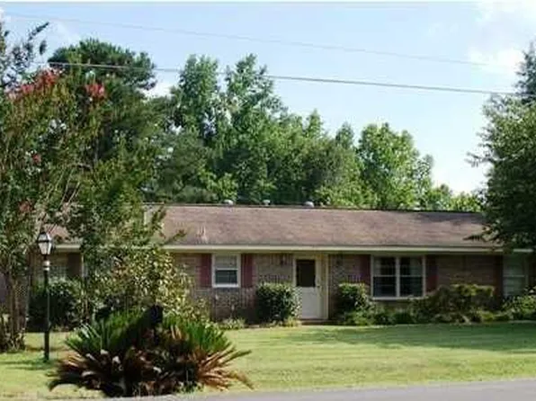 39 1st Ave, Wetumpka, AL 36092