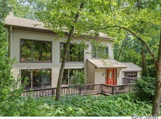 10 Oak Knoll Dr, Hendersonville, NC 28739