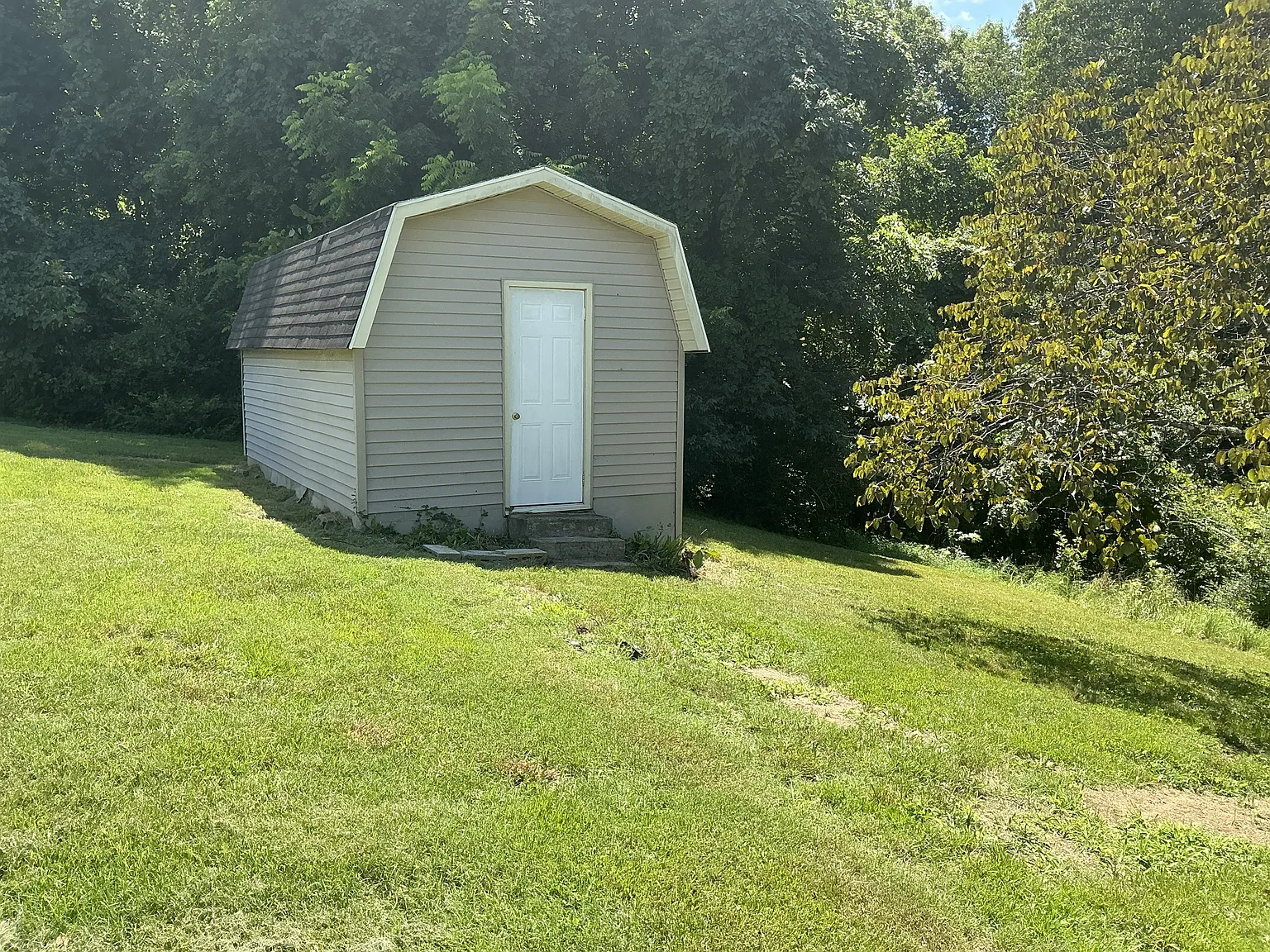 3 bed, 1.5 bath, 1545 sqft, $1,300 — Photo 3