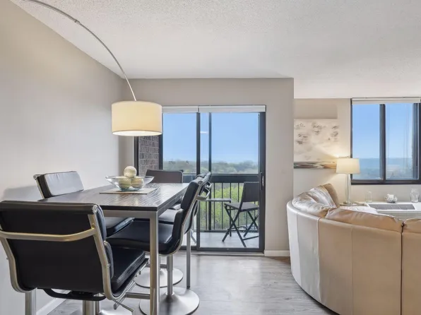 1181 Edgcumbe Rd APT 903, Saint Paul, MN 55105