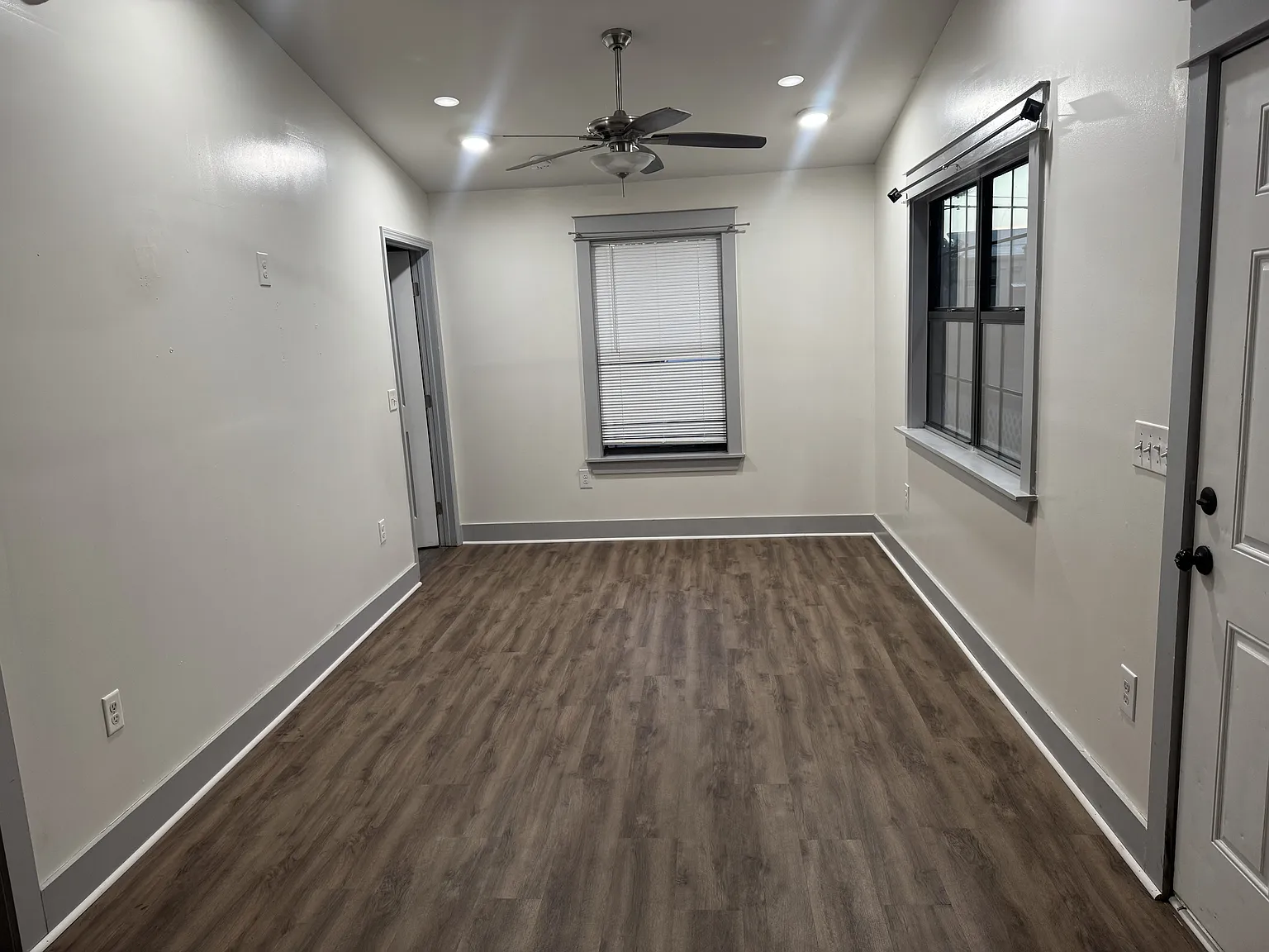 3712 West 22nd Plaza - 1 — Photo 2
