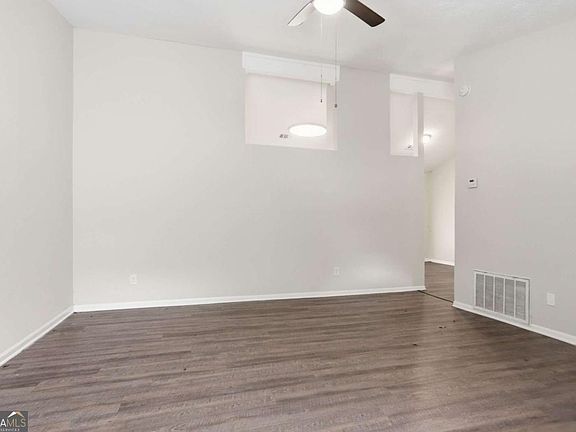 4th image of 3865 Lehigh Blvd