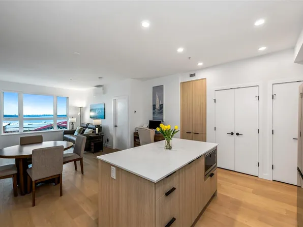 3564A Ryder Hesjedal Way #411, Colwood, BC V9C 0R5